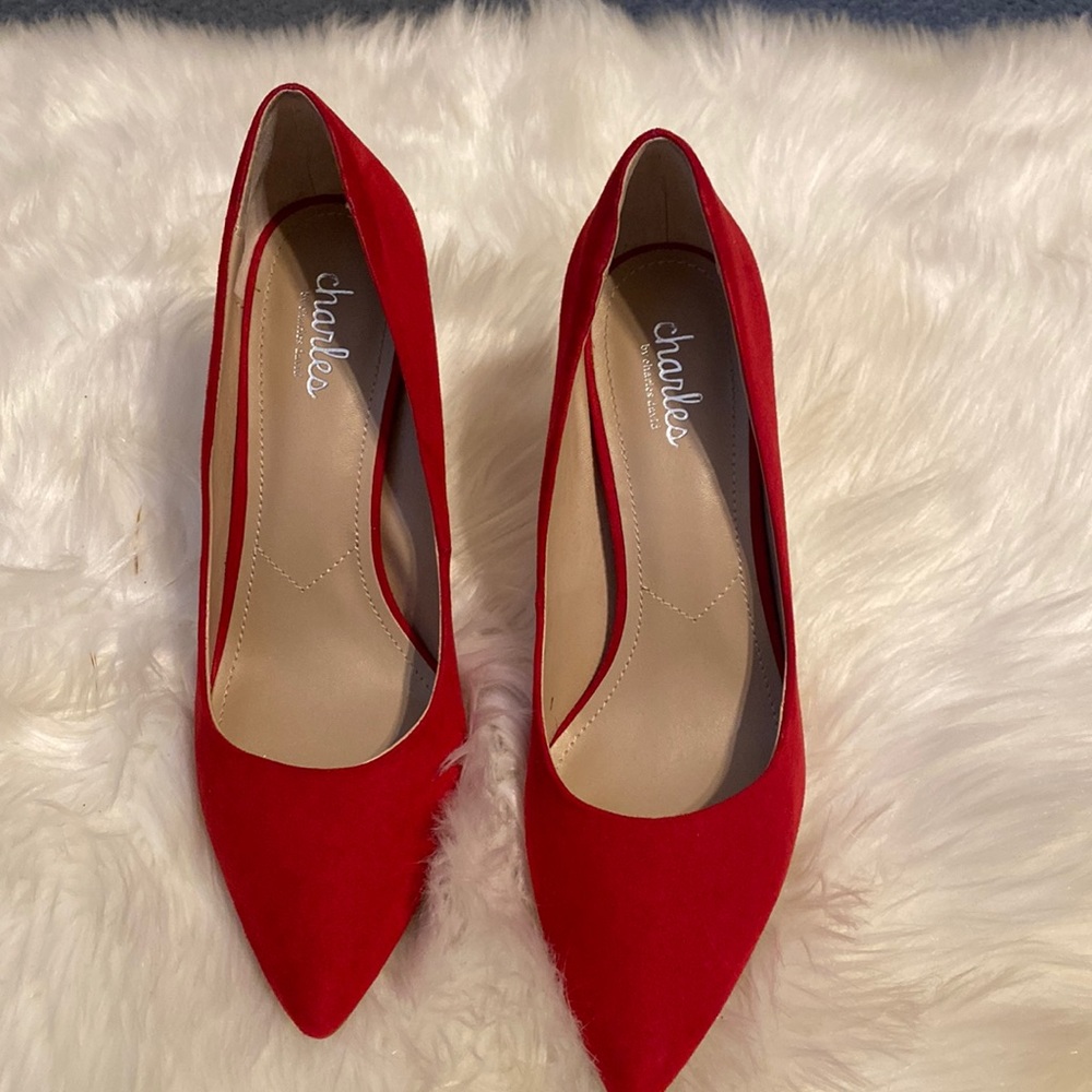 Red pumps Charles by Charles David size 8